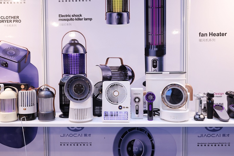 モーダルウィンドウで表示します。