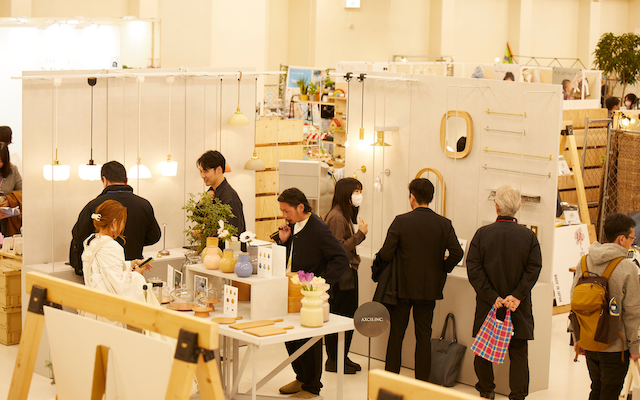 モーダルウィンドウで表示します。