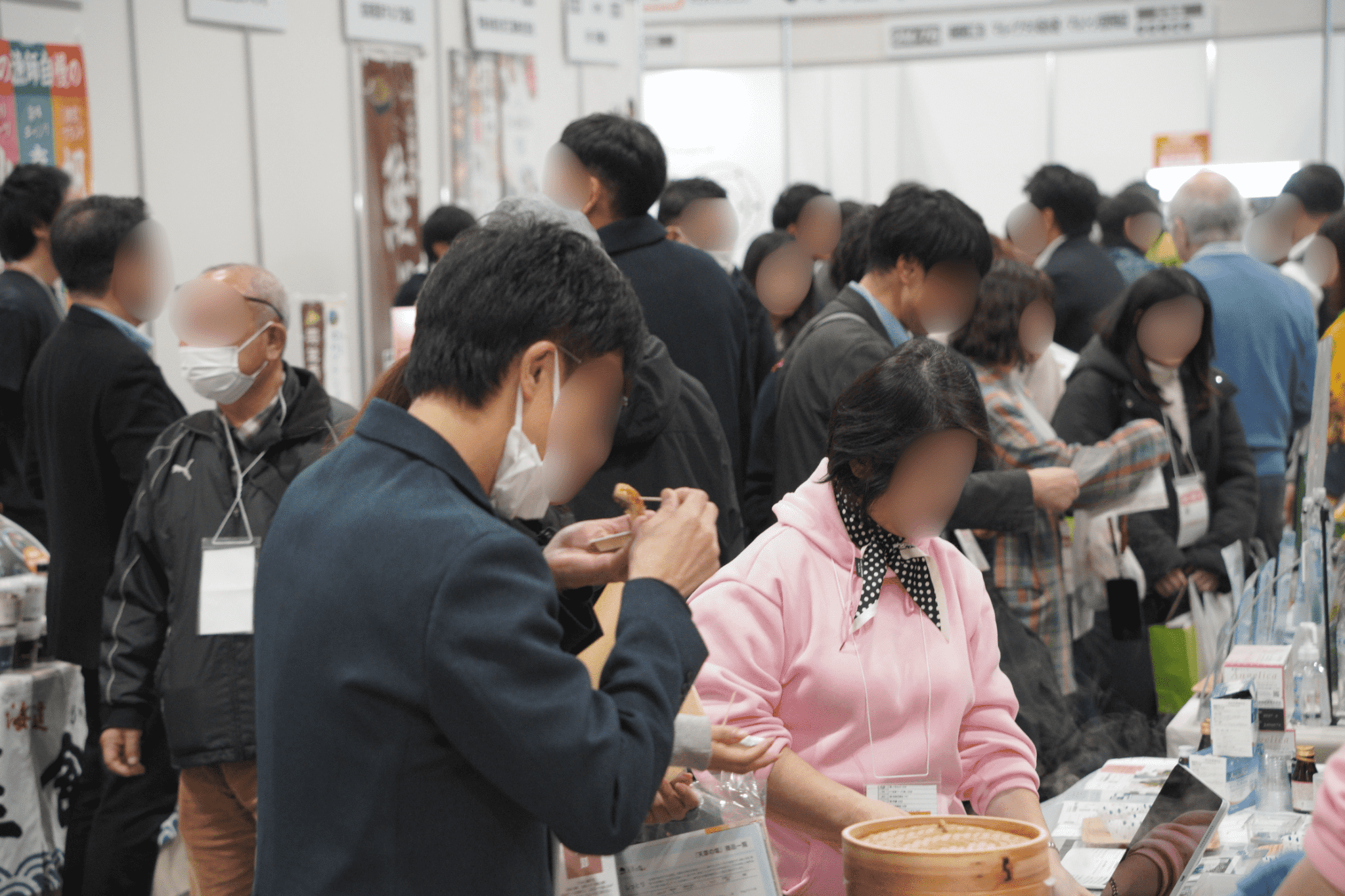 モーダルウィンドウで表示します。