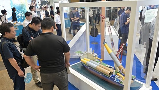 モーダルウィンドウで表示します。