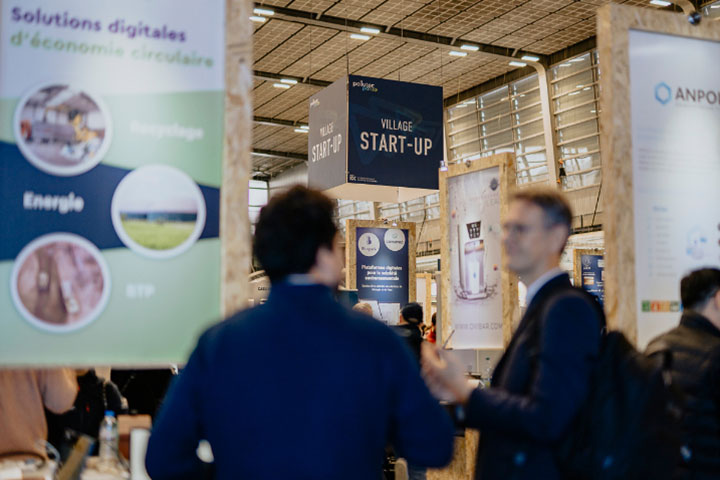 モーダルウィンドウで表示します。