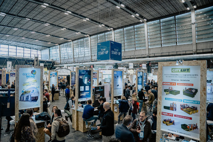 モーダルウィンドウで表示します。