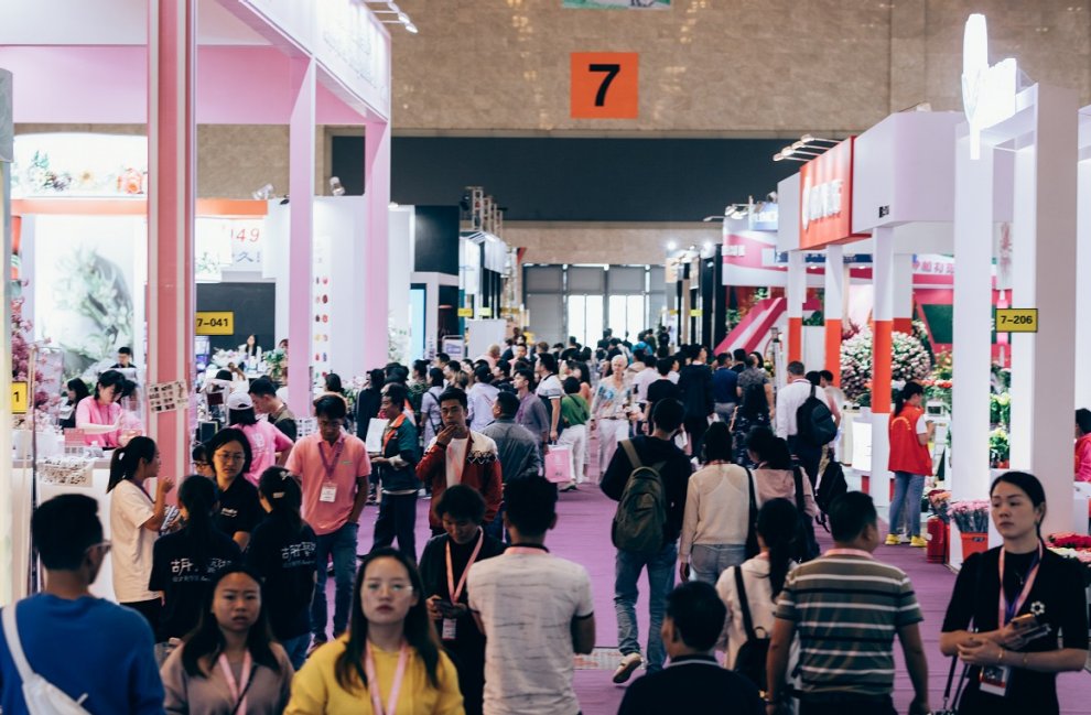 モーダルウィンドウで表示します。