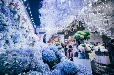 モーダルウィンドウで表示します。