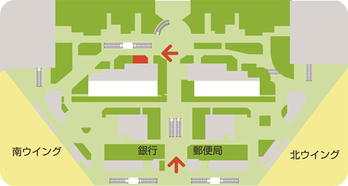 成田国際空港 第1旅客ターミナル 中央ビル4階の地図。北ウイングと南ウイングの中央にある大通りを進み、円形の広場を左折すると、左手に一村一品マーケットがあります。