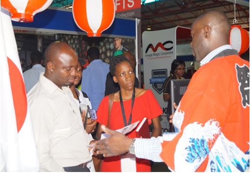 写真　商談の様子（ジェトロ撮影）