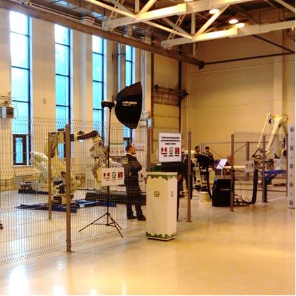 写真　サンクトペテルブルク総合技術大学内の川崎重工業ロボットセンター（ジェトロ撮影）