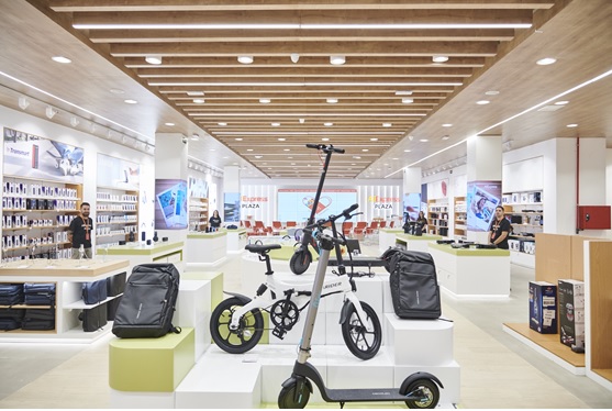 写真　アリエクスプレスのマドリード実店舗「アリエクスプレス・プラザ」（スペイン・アリエクスプレス広報担当提供）