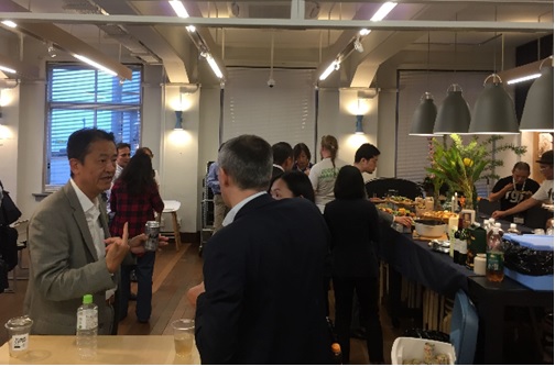 写真　Fukuoka Growth Nextでのネットワーキングの様子（ジェトロ撮影）