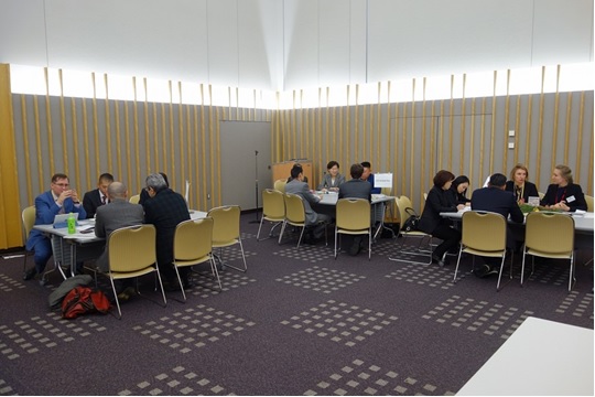 写真　日ロ中堅中小企業交流会での商談会の様子（ジェトロ撮影）