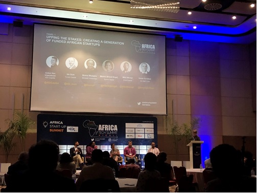 写真　パネルディスカッションの様子（ジェトロ撮影）