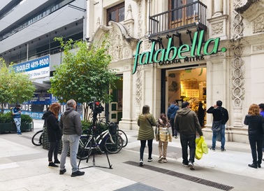 写真　閉鎖が決定したブエノスアイレス市内のファラベラ店舗（ジェトロ撮影）