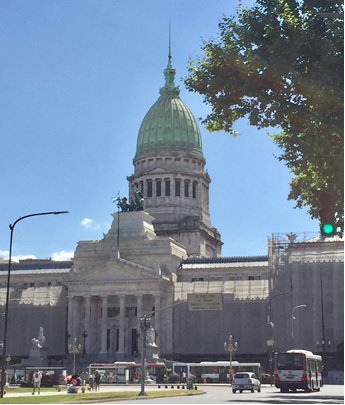 写真　アルゼンチンの国会議事堂（ジェトロ撮影）
