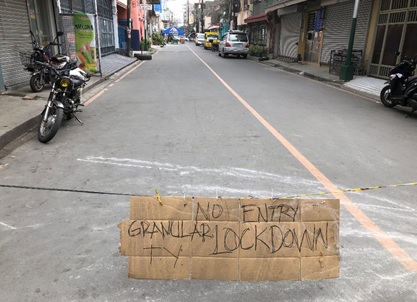 写真　マニラ首都圏パラニャーケ市での局所的なロックダウンの様子（ジェトロ撮影）