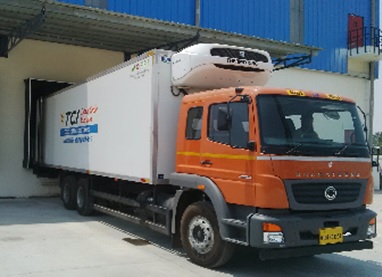 写真　TCI CCSのリーファートラック（三井物産提供）