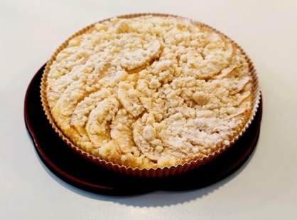 写真　日本産米粉を使用したリンゴのシュトロイゼルクーヘン（JFOODO提供）