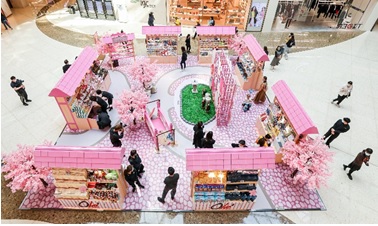 写真　「Ole」での「日本商品節～桜祭り」の様子（ジェトロ撮影）
