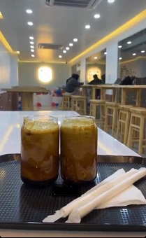 写真　「メガ・ライフ・バブル・ティー」の店舗（メガ・ソース・テクノロジー・インディア提供）