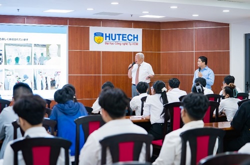 写真　日本でのインターンシップの説明会（VJIT提供）