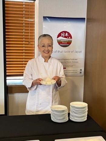 写真　メキシコで日本食文化の発展に寄与した九本和氏（ジェトロ撮影）