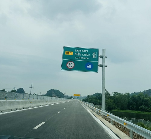 写真　ギソン～ジエンチャウ高速道路（ジェトロ撮影）