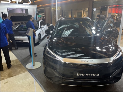 写真　BYDが発表したSUV「ATTO3」（ジェトロ撮影）