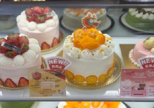 写真　宮崎県の金柑を用いたケーキ（ジェトロ撮影）