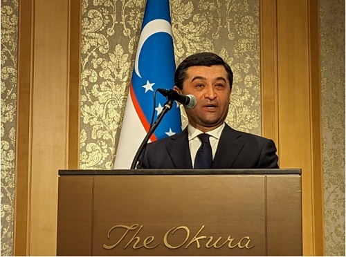 写真　開会のスピーチをするウズベキスタンのサイドフ外相（ジェトロ撮影）