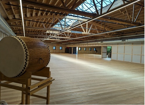 写真　日本産木材を活用した剣道場の床板（ジェトロ撮影）