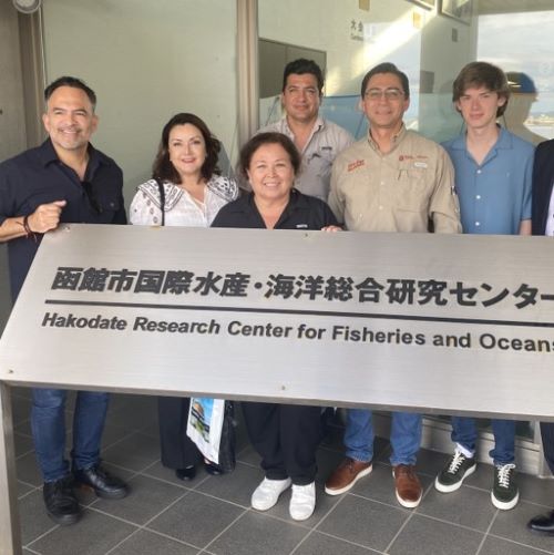 写真　キングサーモンと真昆布の養殖技術について学んだバハカリフォルニア州一行（ジェトロ撮影）