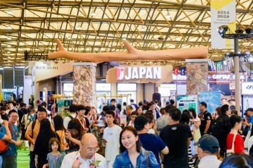 写真　にぎわいを見せるジャパンブース（主催者提供）