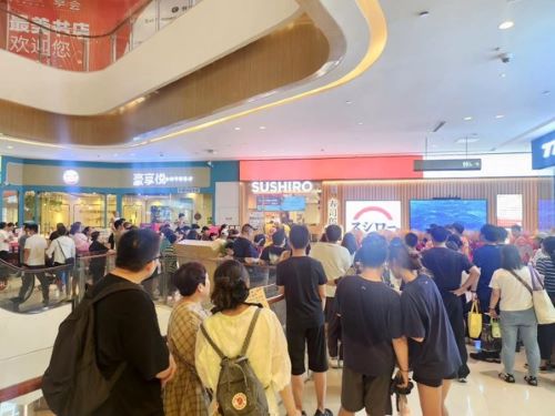 写真　天津天河城店のオープン当日の様子（スシロー提供）