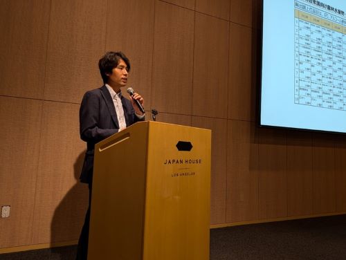写真　米国輸出支援プラットフォームの取り組みについて説明する北川領事（ジェトロ撮影）