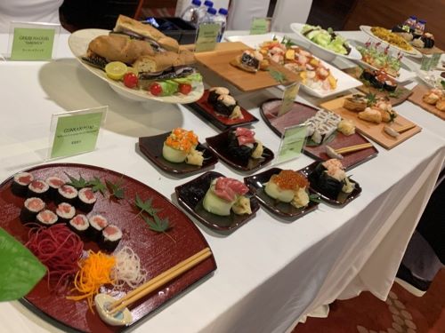 写真　展示されたアレンジレシピ（ジェトロ撮影）