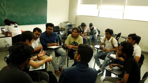 写真　参加企業と学生との受け答え（ジェトロ撮影）