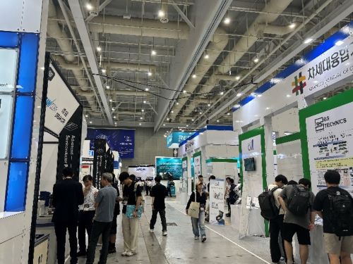 写真　次世代半導体パッケージング産業展の会場（ジェトロ撮影）