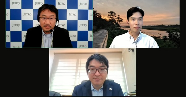 写真　バングラデシュ緊急ウェビナー講師ら関係者：松浦研究員（右上）、河野主幹（左上）、安藤所長（下中央）（ジェトロ撮影）