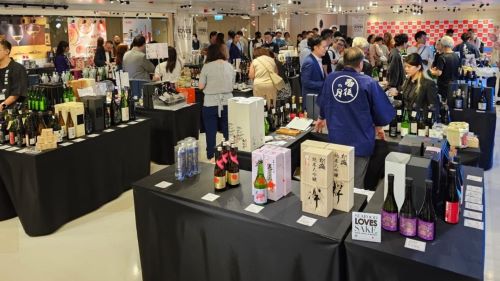 写真　試飲会の様子（ジェトロ撮影）