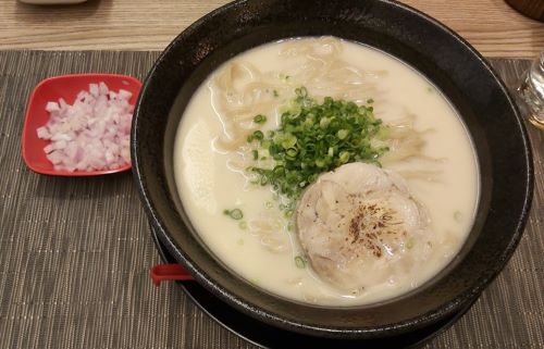 写真　チキンクリーミーラーメン（ジェトロ撮影）