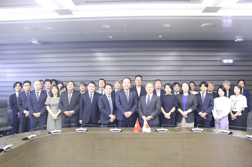 写真　DMSとIIPPF企業（特許庁提供）