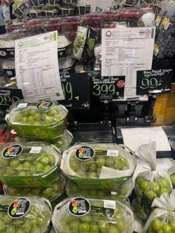 写真　バンコクの小売店の青果物売り場（ジェトロ撮影）