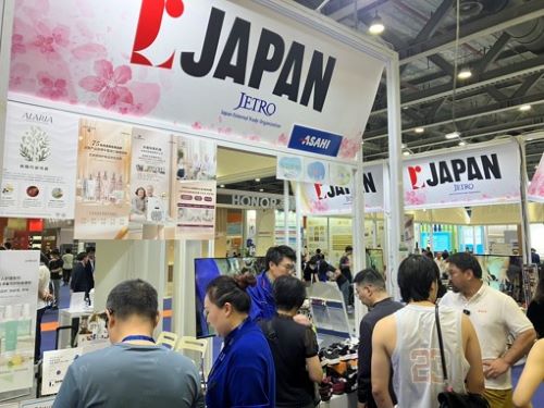写真　来場者でにぎわうジャパンパビリオン（ジェトロ撮影）