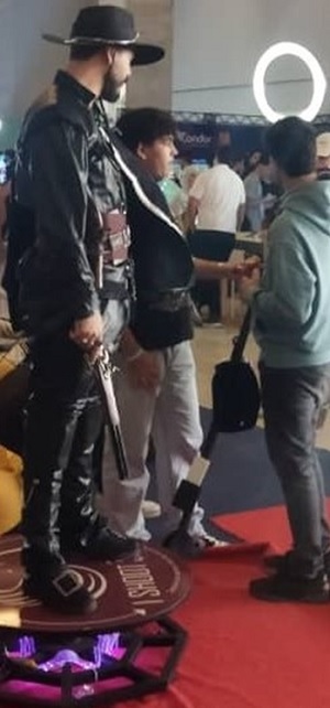 写真　コスプレする来場者（ジェトロ撮影）