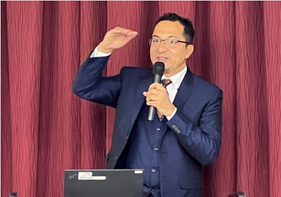 写真　カンデル氏の講演（ジェトロ撮影）