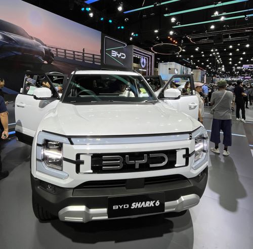 写真　BYD「SHARK6」（ジェトロ撮影）