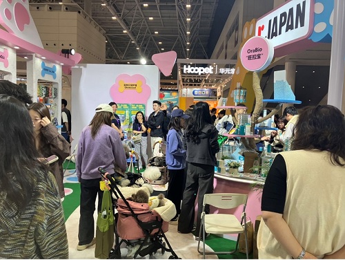 写真　来場者でにぎわうジャパンブース（ジェトロ撮影）