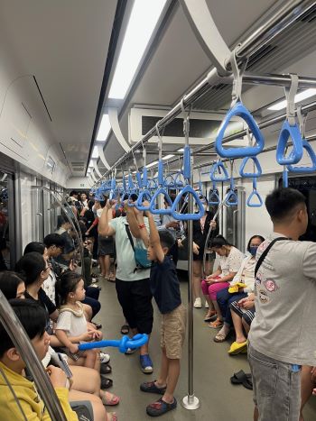 写真　1号線車内の様子（ジェトロ撮影）