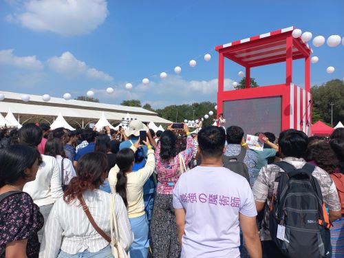 写真　屋外ステージの様子（ジェトロ撮影）