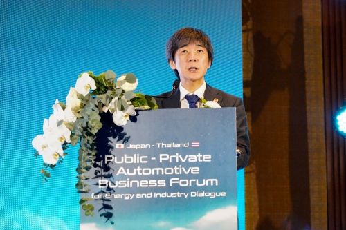 写真　基調講演を行う松尾経済産業審議官（ジェトロ撮影）