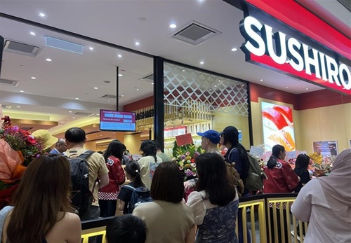 写真　開業直後の入店待ちの様子（ジェトロ撮影）